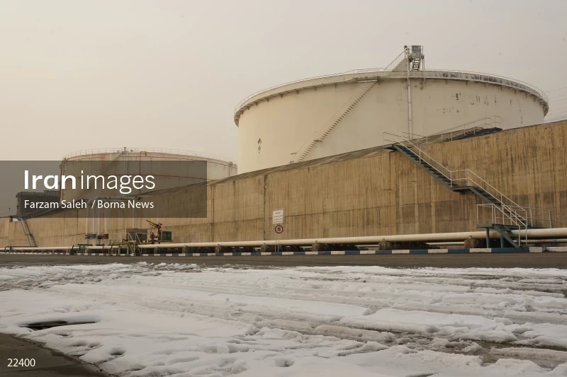 Kan oil depot