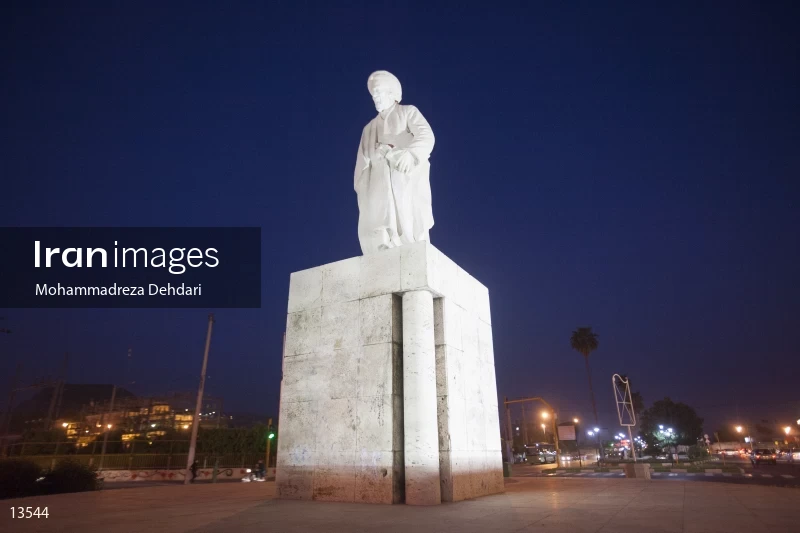 Statue of Saadi Shirazi