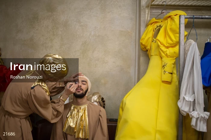 "Beauty and the beast" musical theater