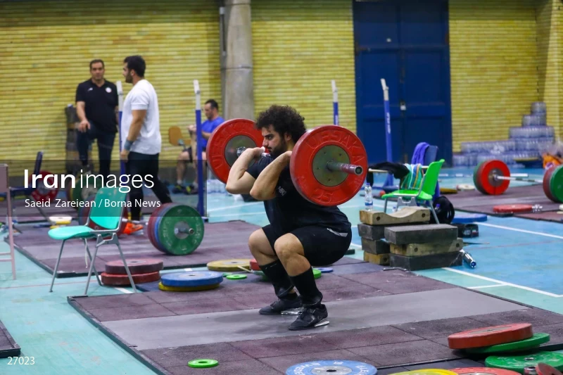 The record setting of Iran's national weightlifting team