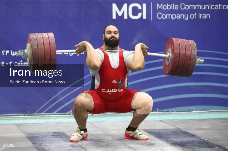 The record setting of Iran's national weightlifting team