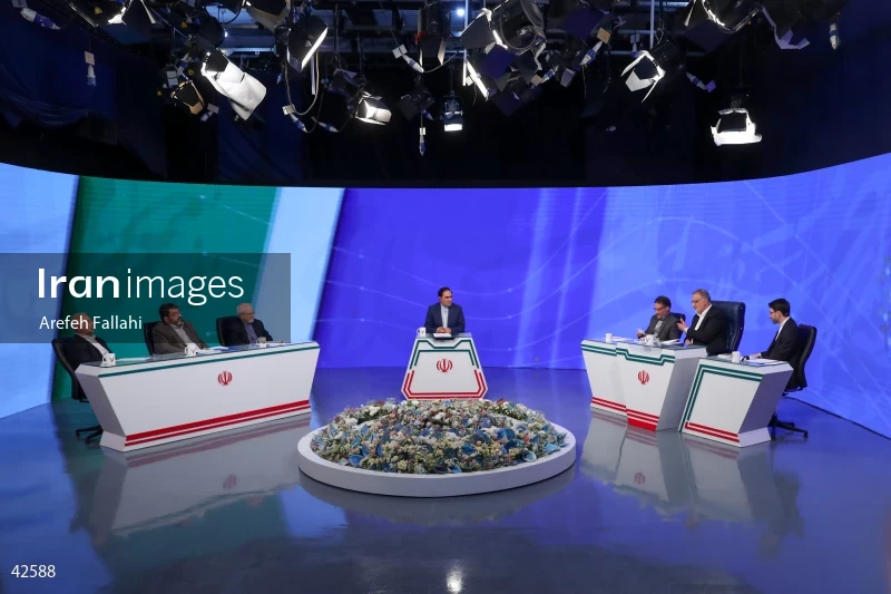Alireza Zakani on the Political Roundtable program on Channel Three
