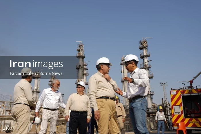 Abadan Oil Refinery engineers