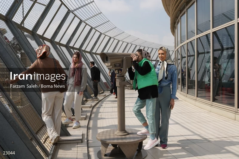 Foreign athletes visit Tehran's Milad Tower
