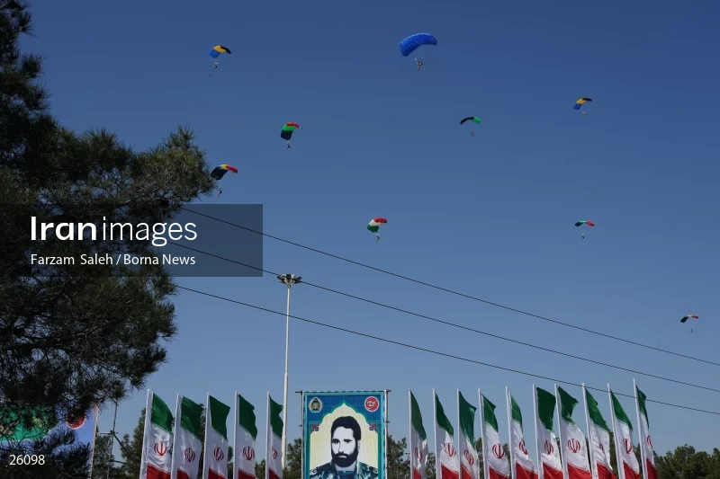 Military Parades Held in Iran on National Army Day