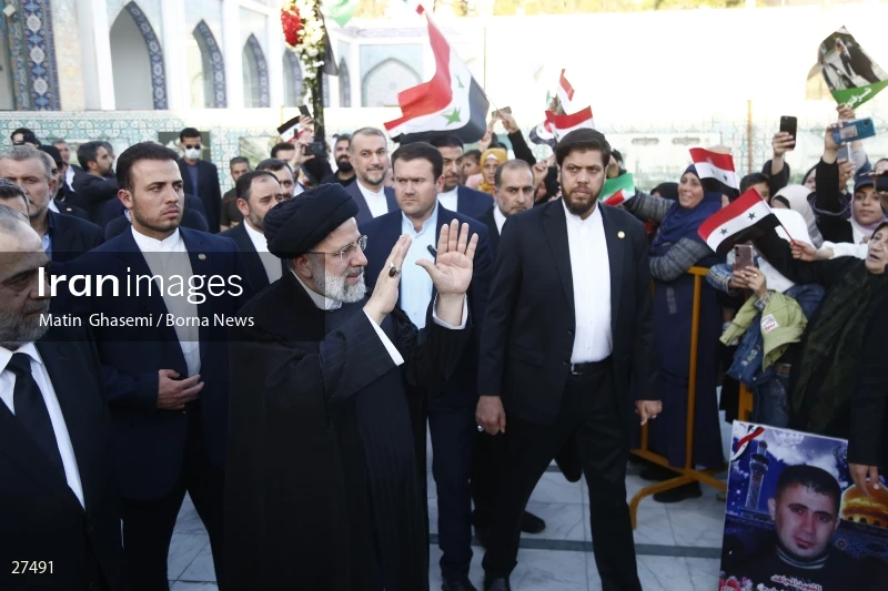 President Ebrahim Raisi in the holy shrine of Hazrat Zeinab (PBUH)