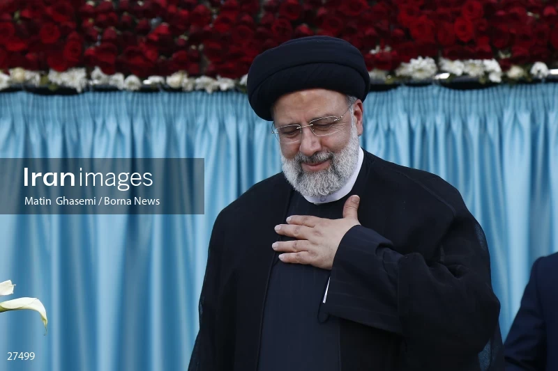 President Ebrahim Raisi in the holy shrine of Hazrat Zeinab (PBUH)