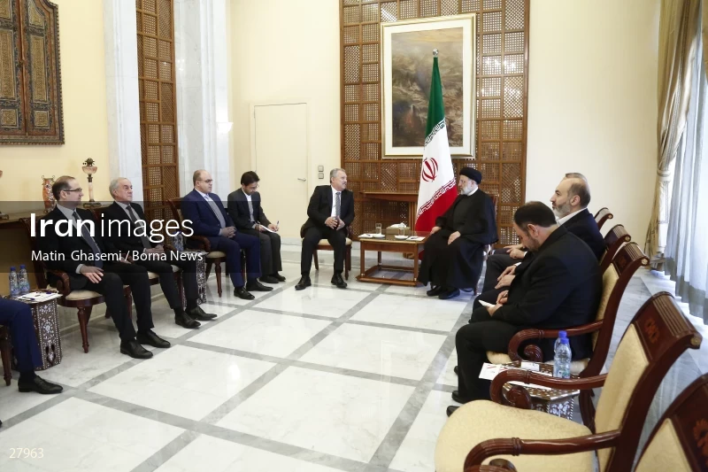 The meeting between Ebrahim Raisi and Hussein Arnous