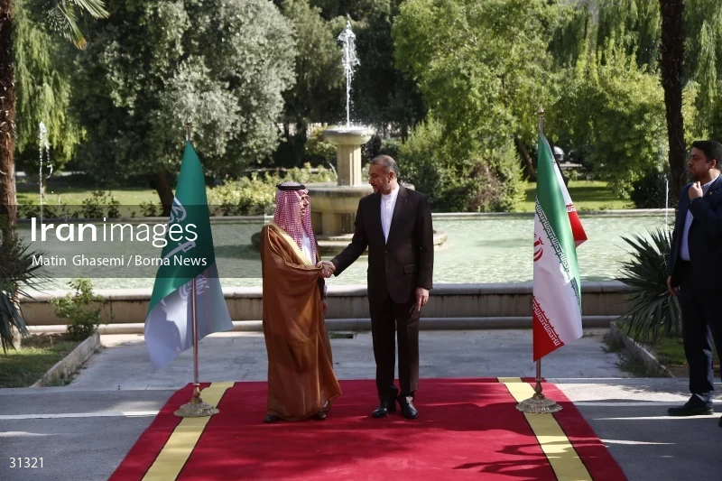 Meeting between the foreign ministers of Iran and Saudi Arabia
