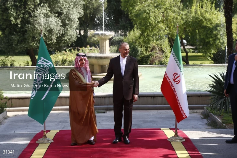 Meeting between the foreign ministers of Iran and Saudi Arabia