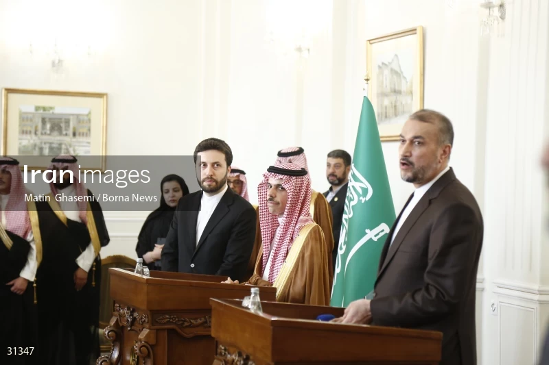 Meeting between the foreign ministers of Iran and Saudi Arabia