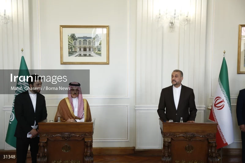 Meeting between the foreign ministers of Iran and Saudi Arabia