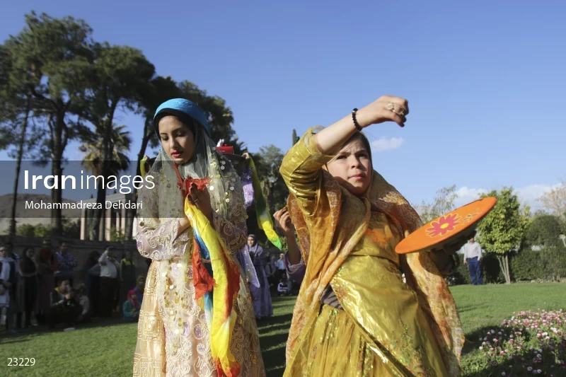 The symbolic performance of the Qashqai wedding