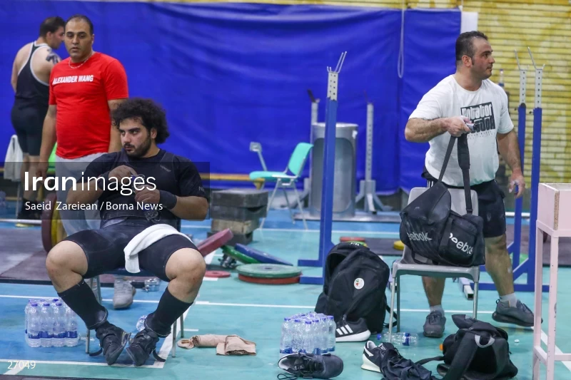 The record setting of Iran's national weightlifting team