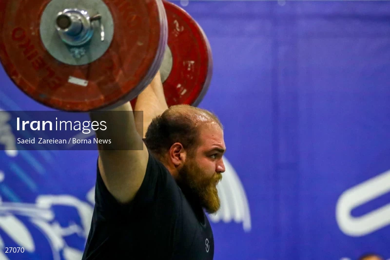 The record setting of Iran's national weightlifting team