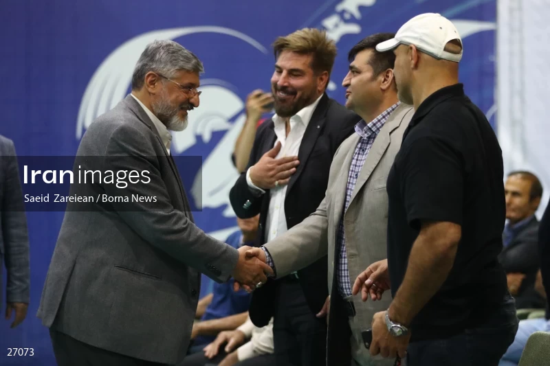 The record setting of Iran's national weightlifting team