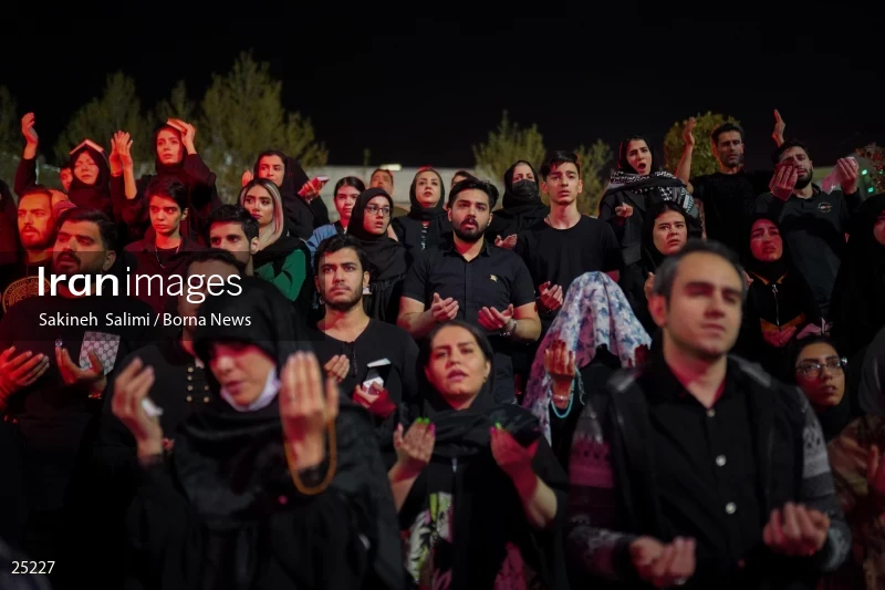 Qadr Night in Imamzadeh Saleh Tajrish (21th day of Ramadan)