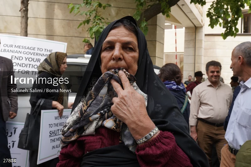 Gathering of "Nejat Society" members in front of the Red Cross office in Tehran