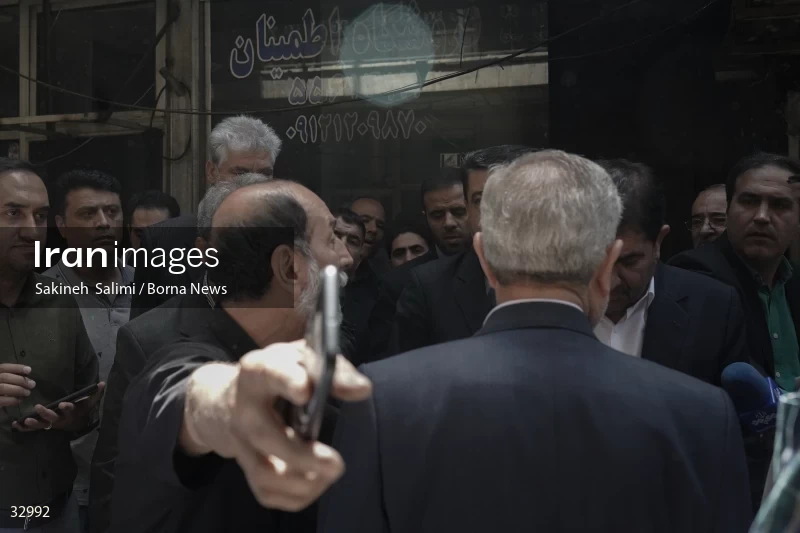 First vice president visits Pachenar Bazaar in Tehran