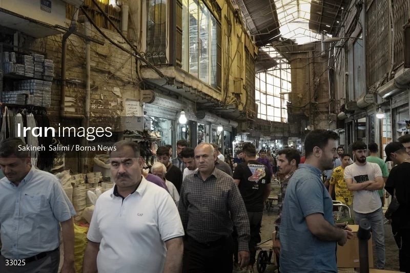 First vice president visits Pachenar Bazaar in Tehran