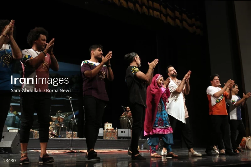 Lian music band concert