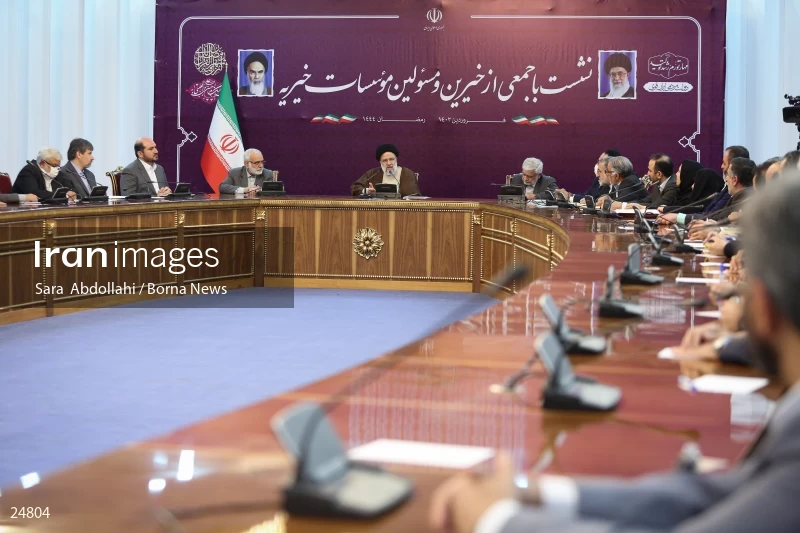 The meeting of the president with a group of benefactors and officials of charitable institutions