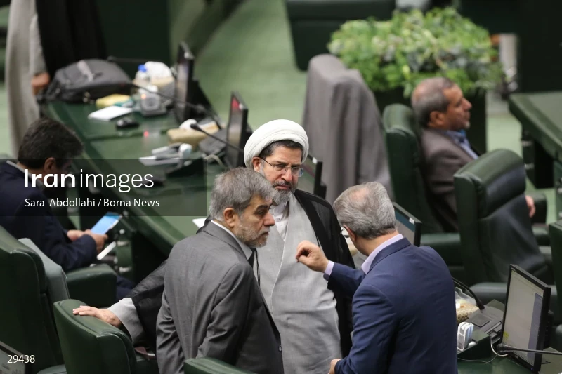 Parliamentary session about confidence vote to Minister of Education