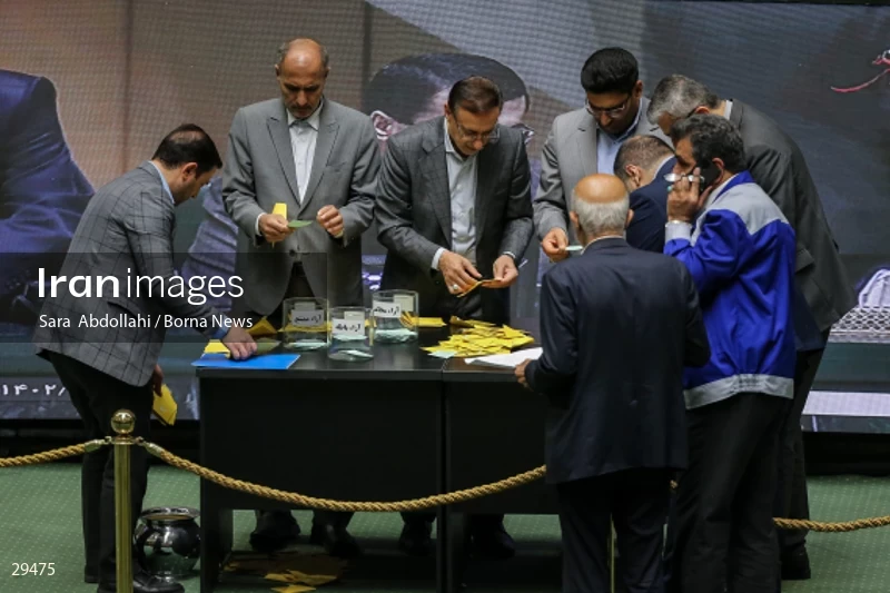 Parliamentary session about confidence vote to Minister of Education