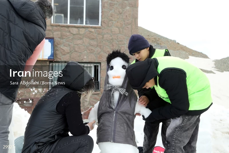 Snowman Festival in Tochal