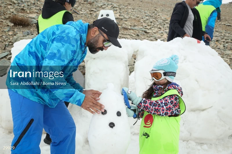 Snowman Festival in Tochal