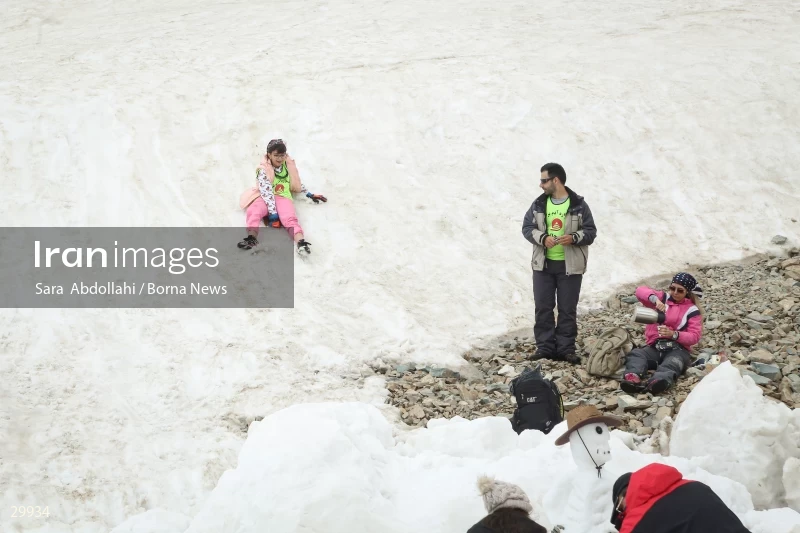 Snowman Festival in Tochal