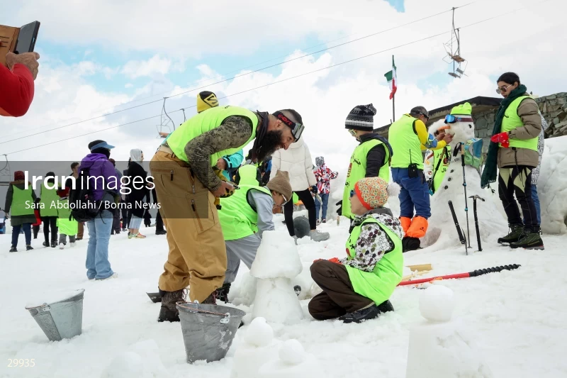 Snowman Festival in Tochal