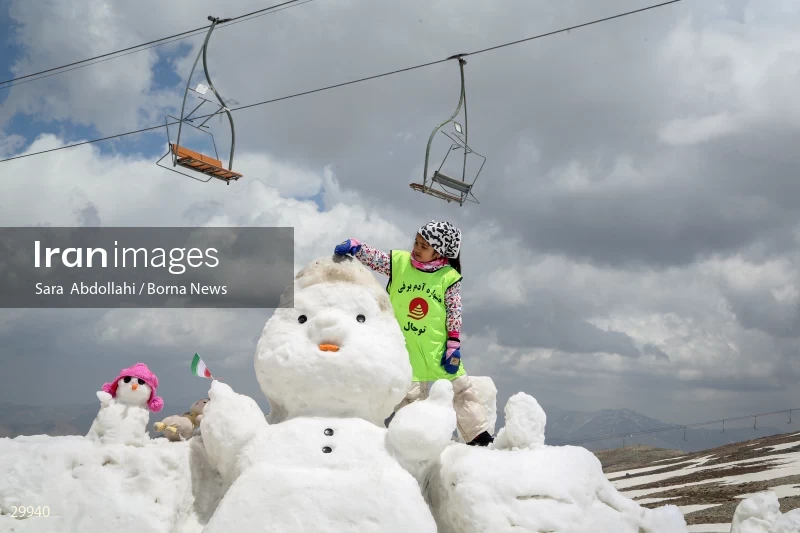 Snowman Festival in Tochal
