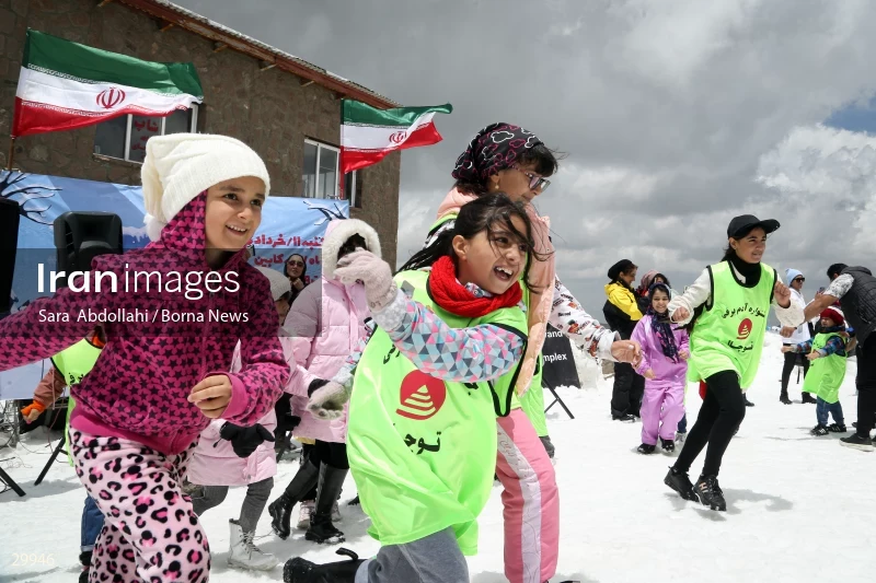 Snowman Festival in Tochal