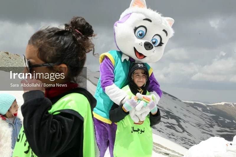 Snowman Festival in Tochal