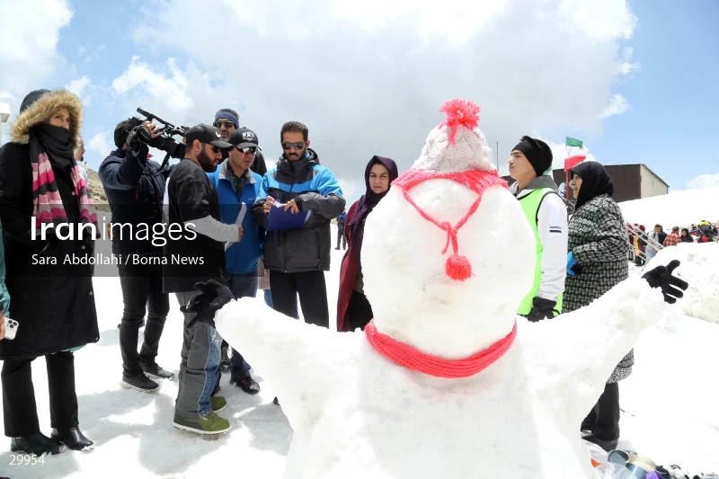 Snowman Festival in Tochal