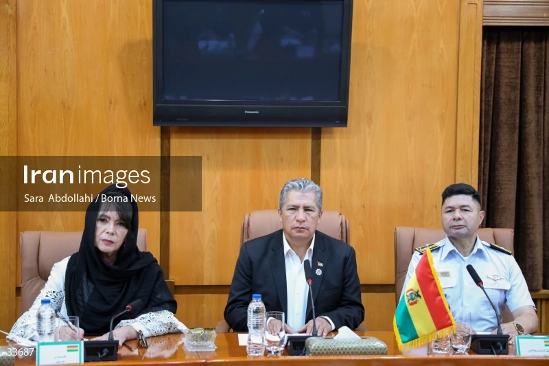 Meeting between the Ministers of Defense of Bolivia and Iran