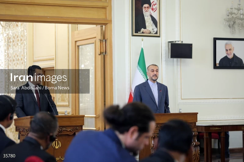 Iran and Sri Lanka FMs meet