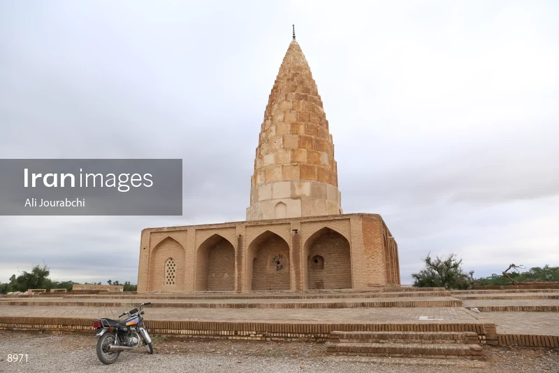 Tomb of Yaghoub Leys Safari