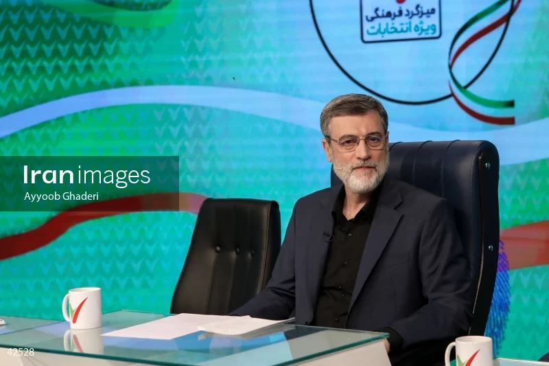 Seyed Amir-Hossein Ghazizadeh Hashemi on the Cultural Roundtable program on Channel Two
