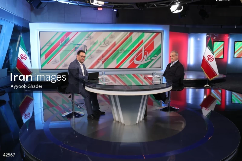 Massoud Pezeshkian on the "Safe Aval (Prime Row)" program on the News Network