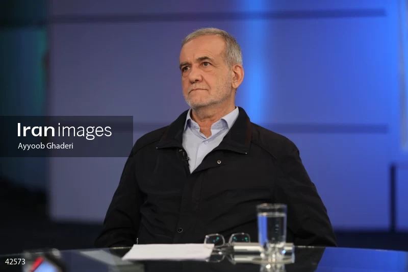 Massoud Pezeshkian on the "Safe Aval (Prime Row)" program on the News Network