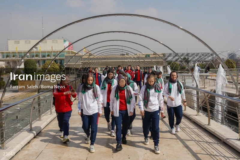 Foreign athletes visit Tehran's Milad Tower