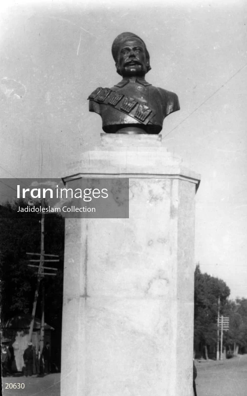 Statue of Satatrkhan