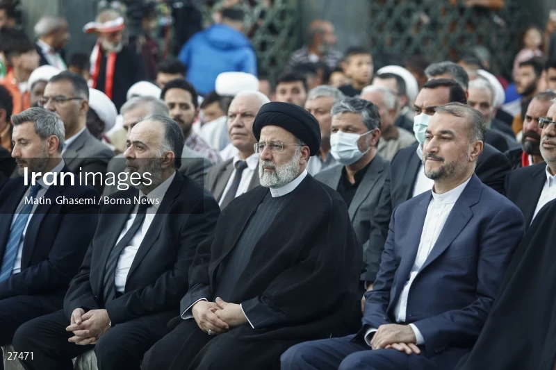 President Ebrahim Raisi in the holy shrine of Hazrat Zeinab (PBUH)