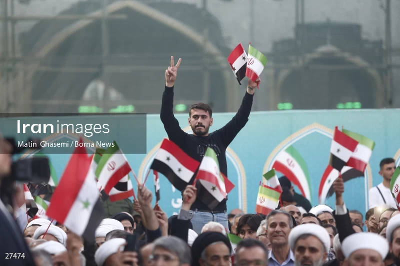 President Ebrahim Raisi in the holy shrine of Hazrat Zeinab (PBUH)