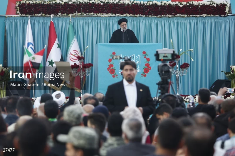 President Ebrahim Raisi in the holy shrine of Hazrat Zeinab (PBUH)
