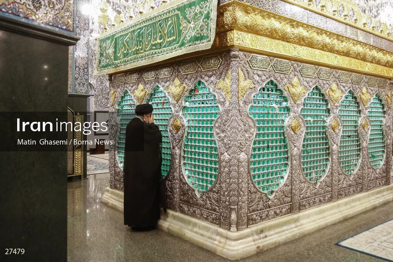 President Ebrahim Raisi in the holy shrine of Hazrat Zeinab (PBUH)