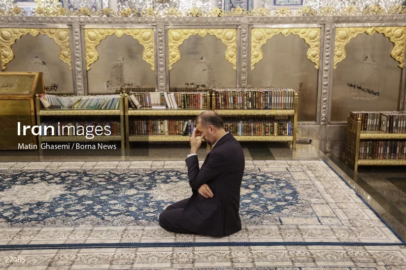 President Ebrahim Raisi in the holy shrine of Hazrat Zeinab (PBUH)