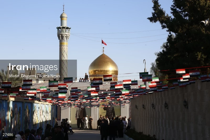 President Ebrahim Raisi in the holy shrine of Hazrat Zeinab (PBUH)